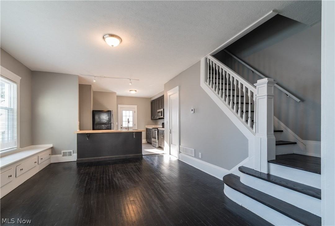 2970 Edgehill Rd - Photo 4 of 36