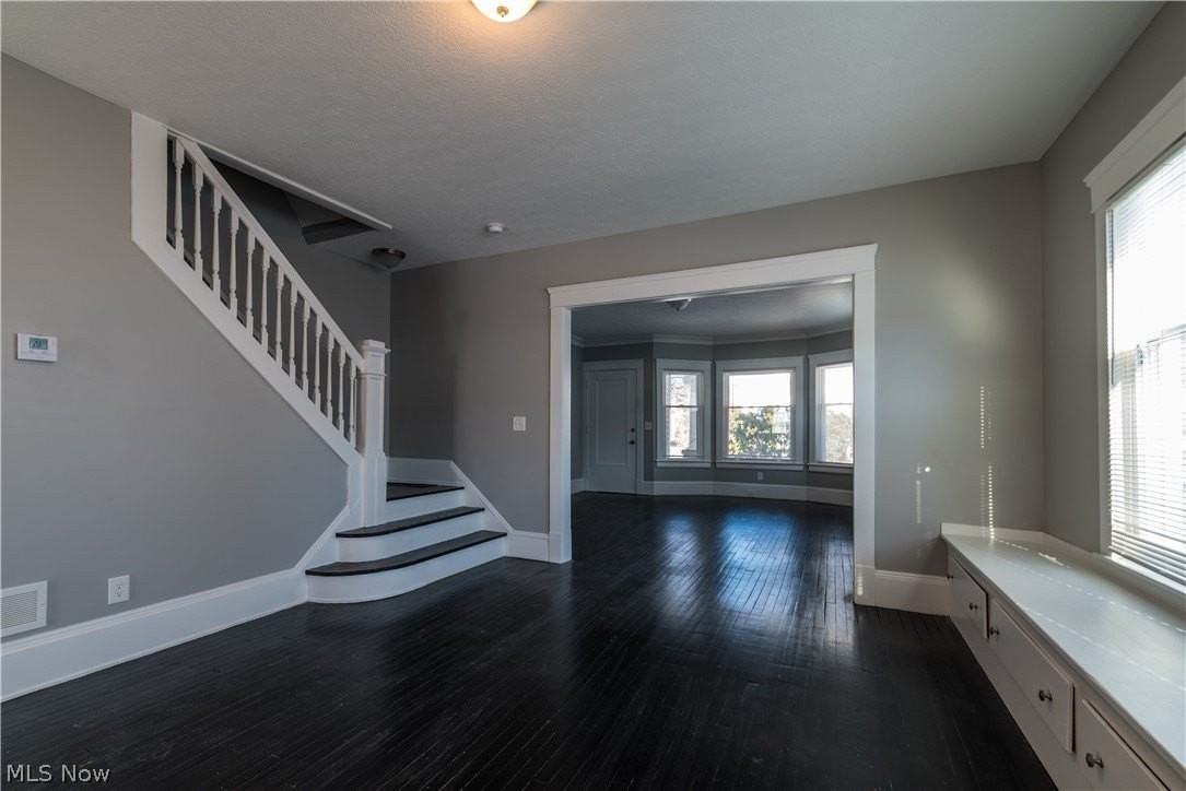 2970 Edgehill Rd - Photo 5 of 36