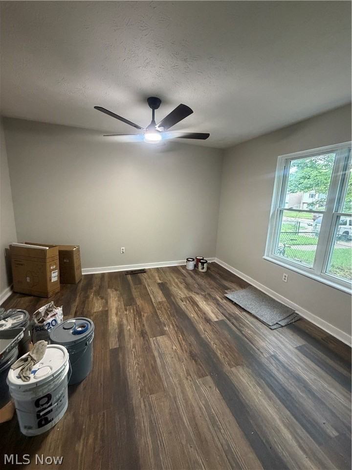 9409 Manor Ave - Photo 4 of 15