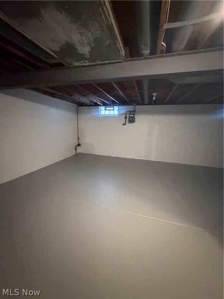 9409 Manor Ave - Photo 5 of 15