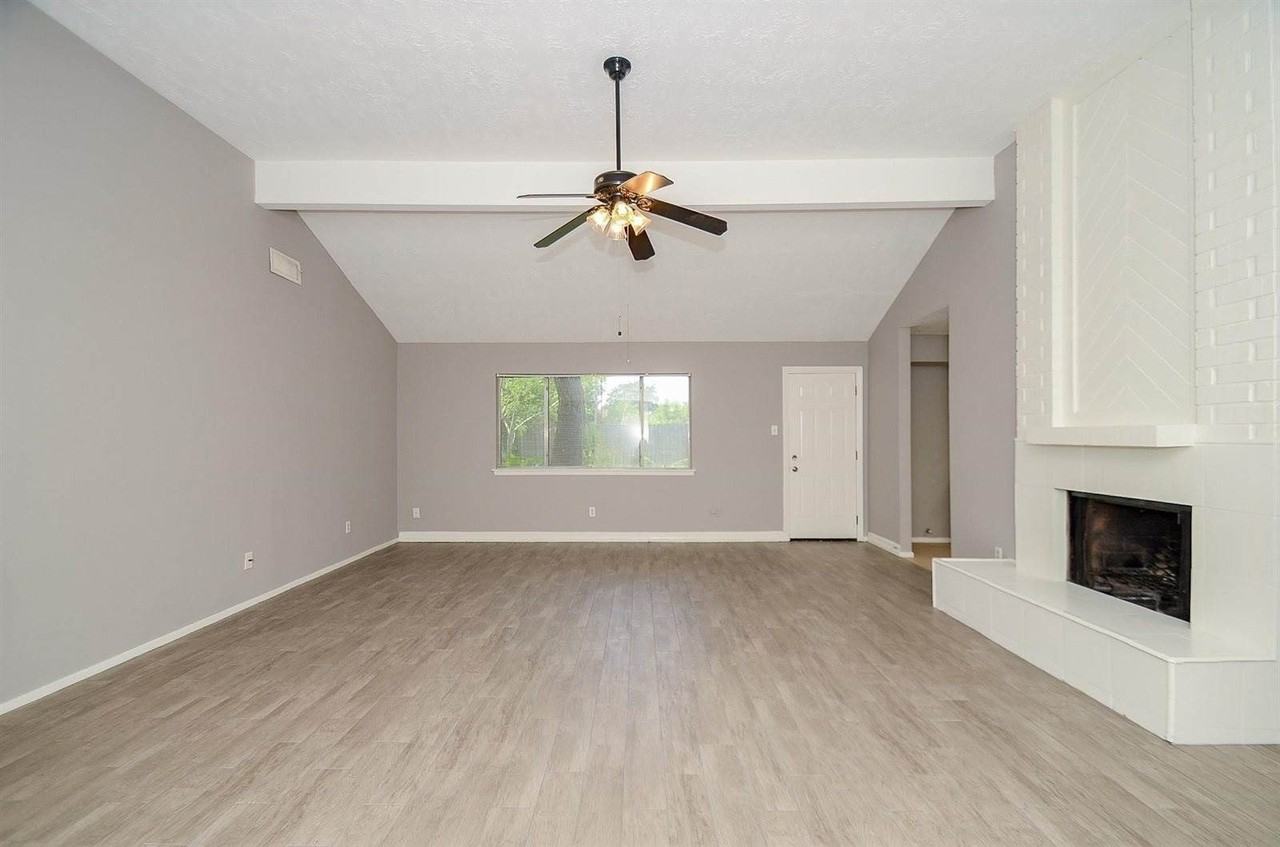 8319 Bird Run Dr - Photo 5 of 32