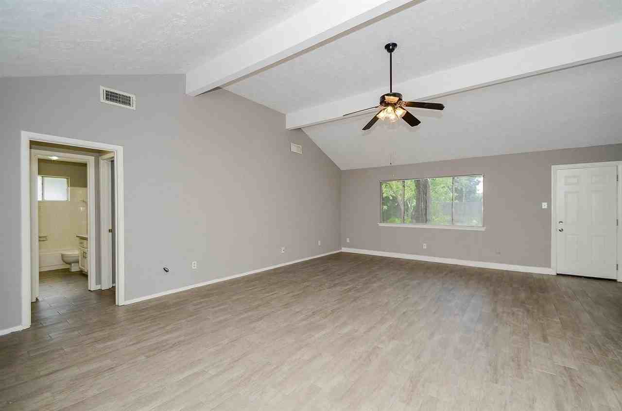 8319 Bird Run Dr - Photo 7 of 32