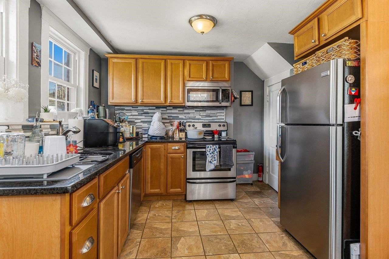 50 Raleigh Way - Photo 4 of 19