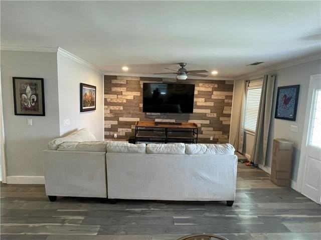 212 12th St - Photo 2 of 16