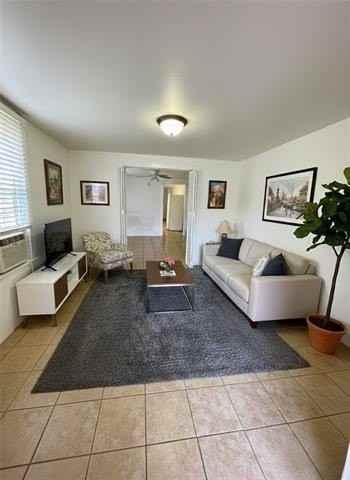 3423 Iberville St #A - Photo 3 of 11