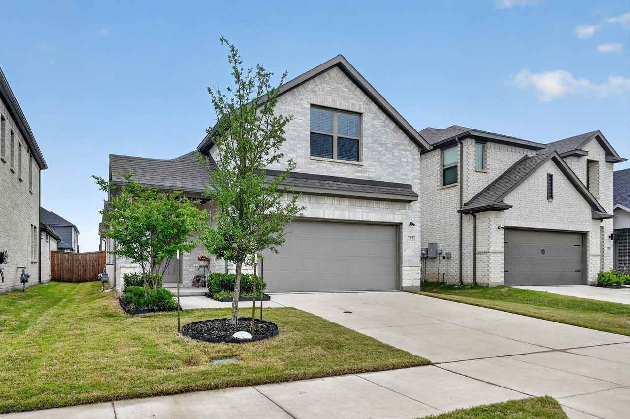 222 Goosewood Dr - Photo 2 of 27
