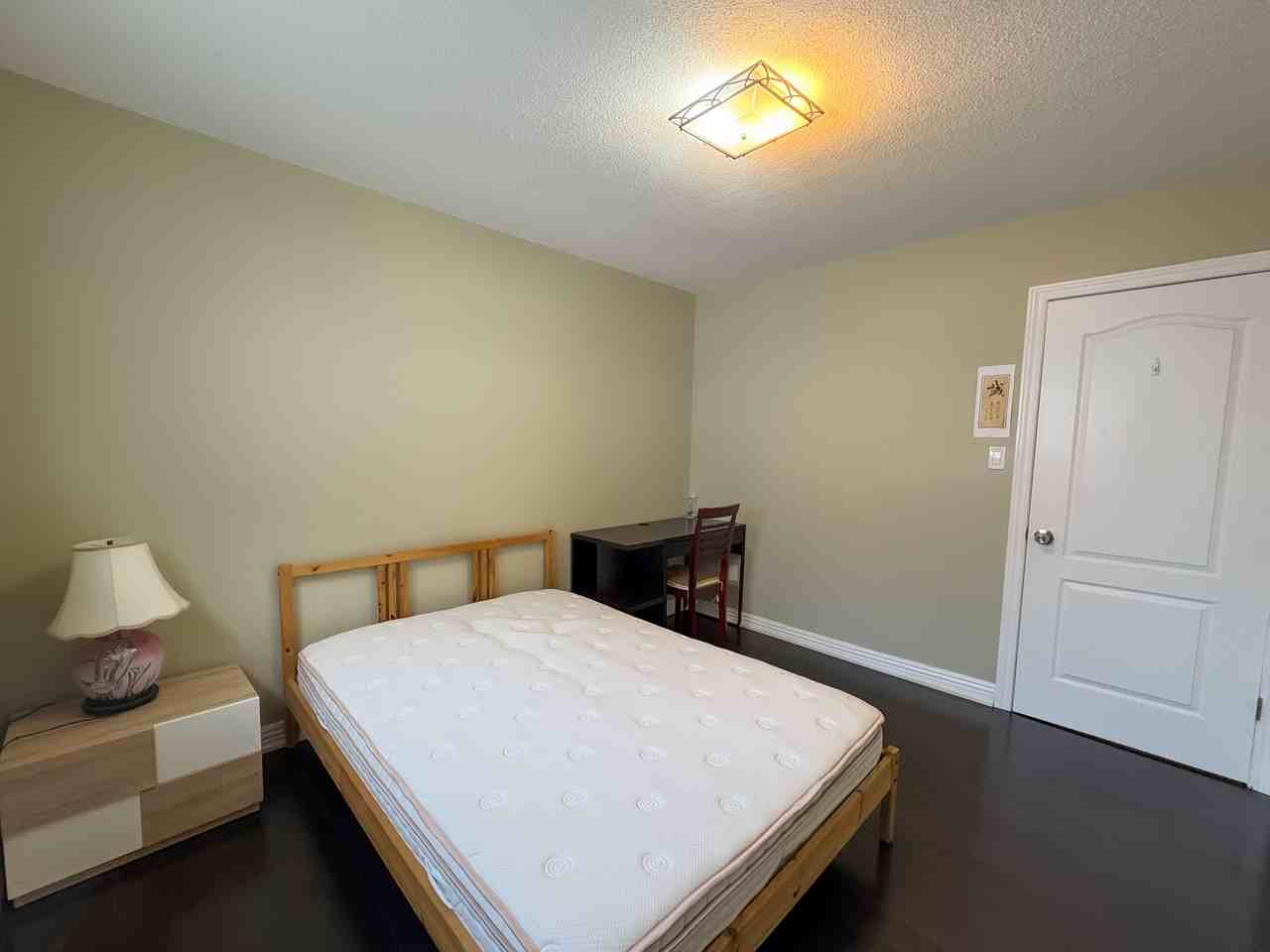 106 Holm Crescent - Photo 2 of 14