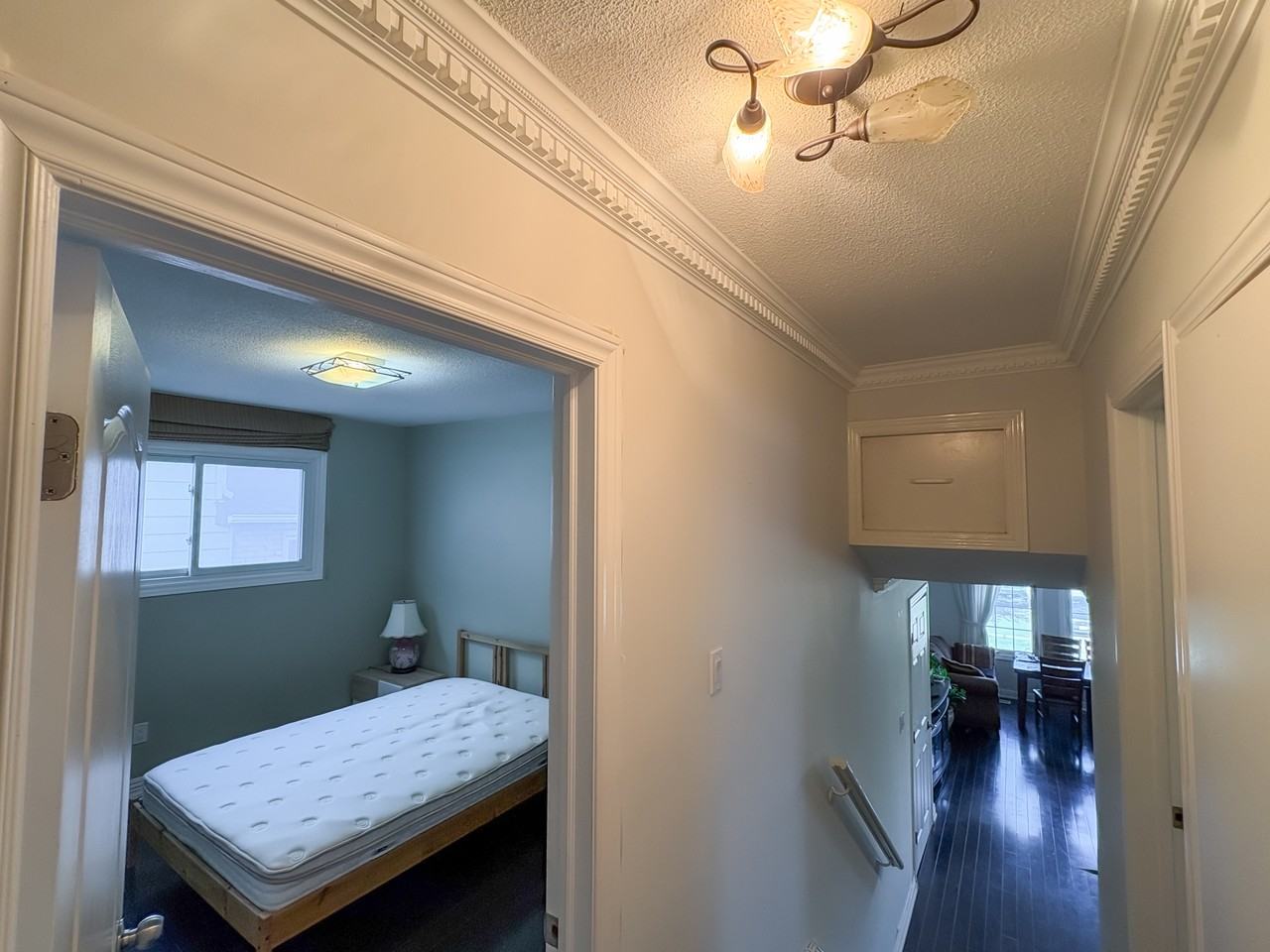106 Holm Crescent - Photo 6 of 14