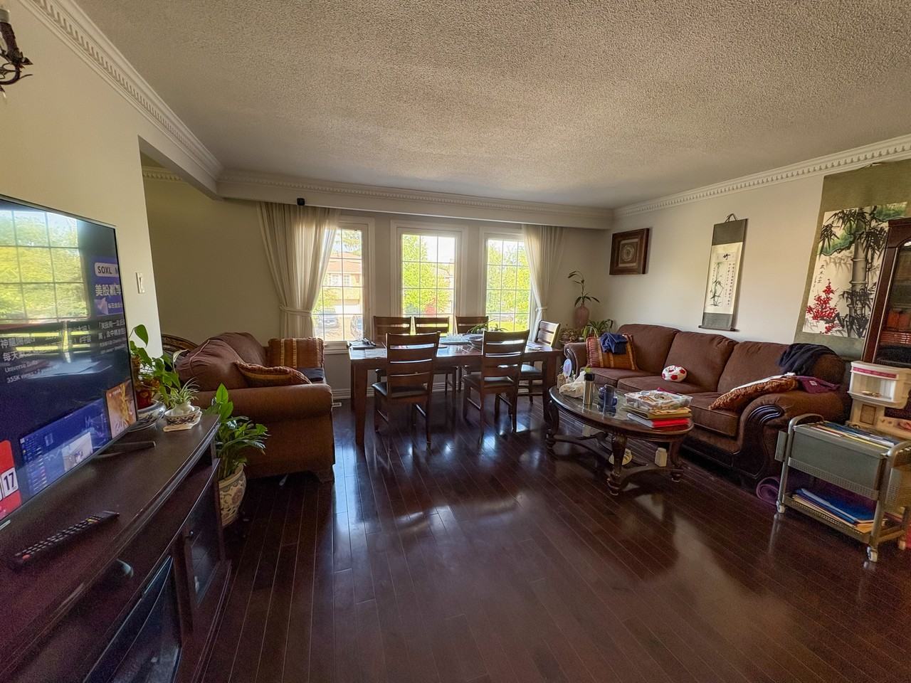 106 Holm Crescent - Photo 7 of 14