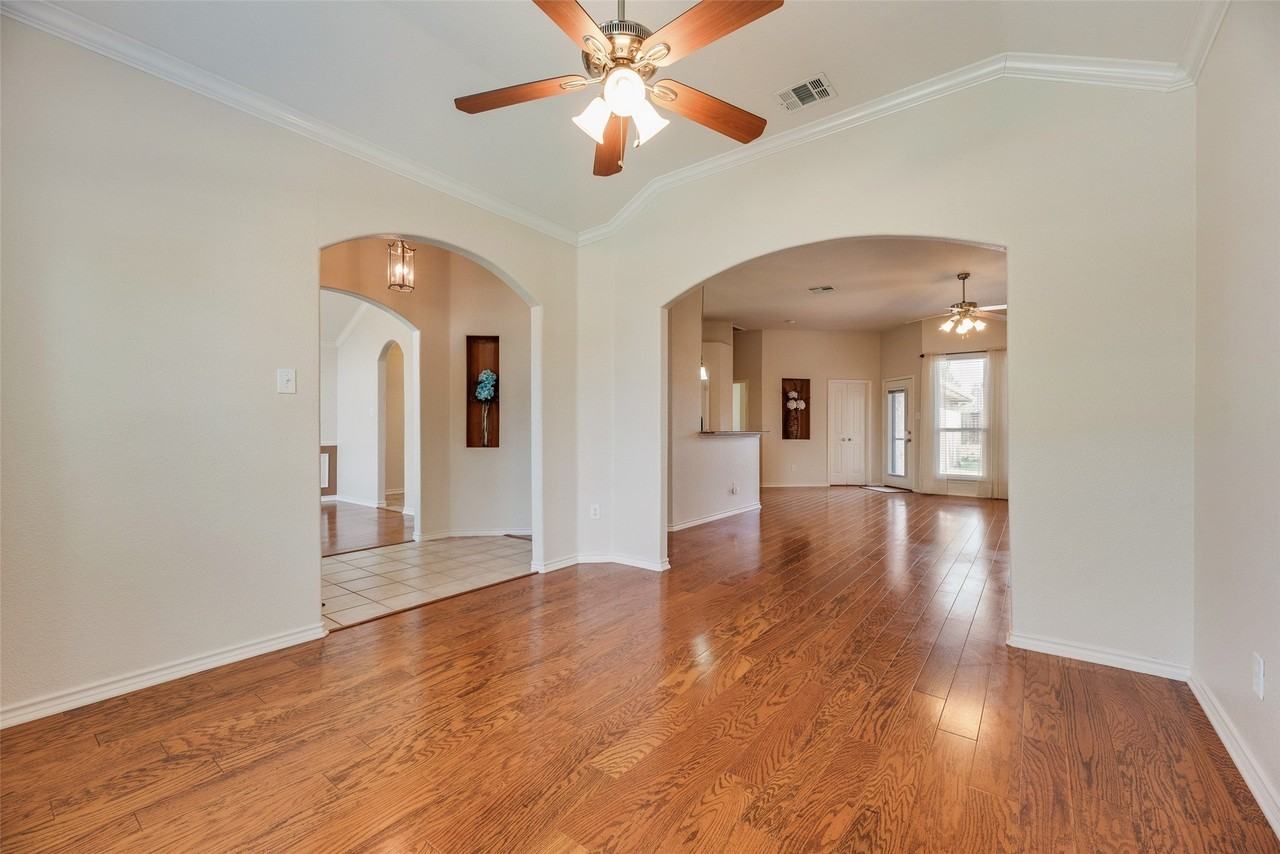 401 Idaho Ct - Photo 5 of 23