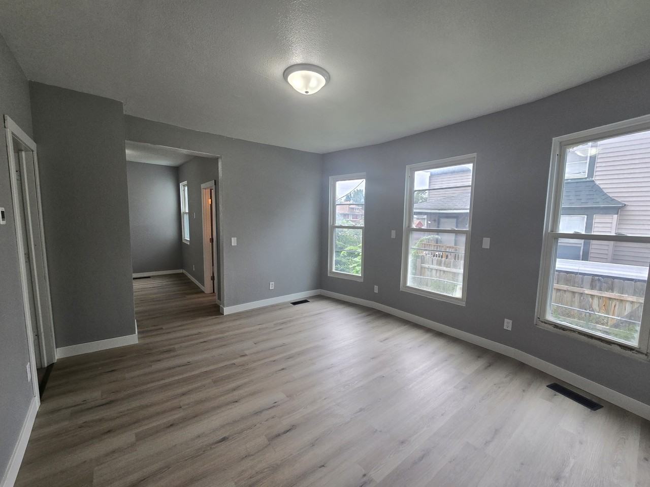 1527 4th Ave Se #1 - Photo 5 of 38