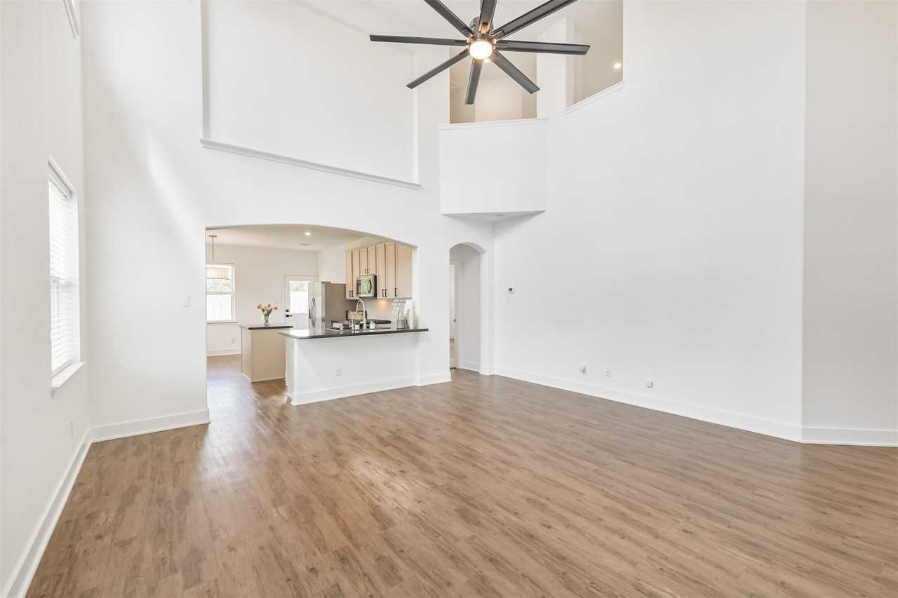15203 Lake Powell Dr - Photo 6 of 40