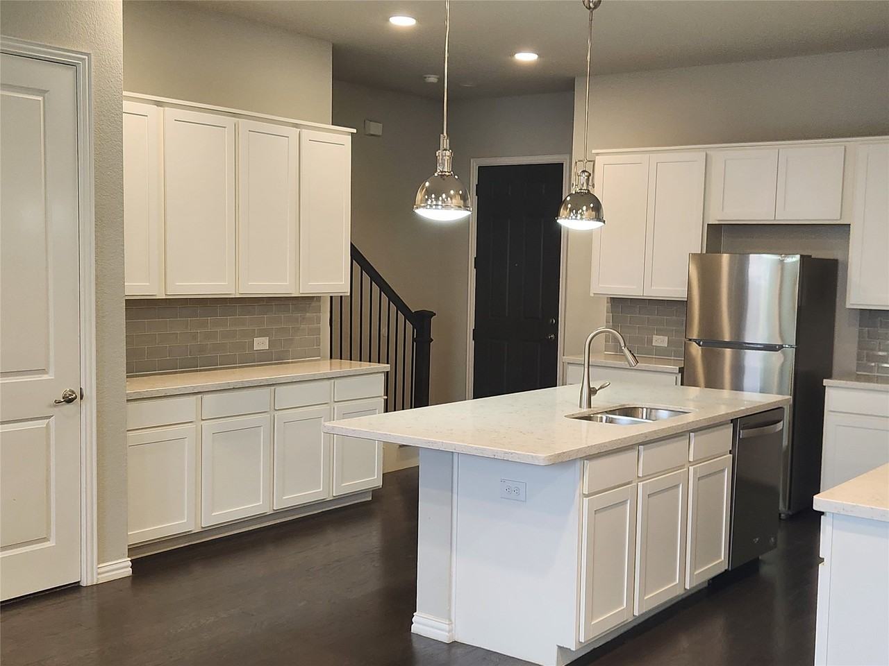 8313 Oxalis Ln - Photo 3 of 14
