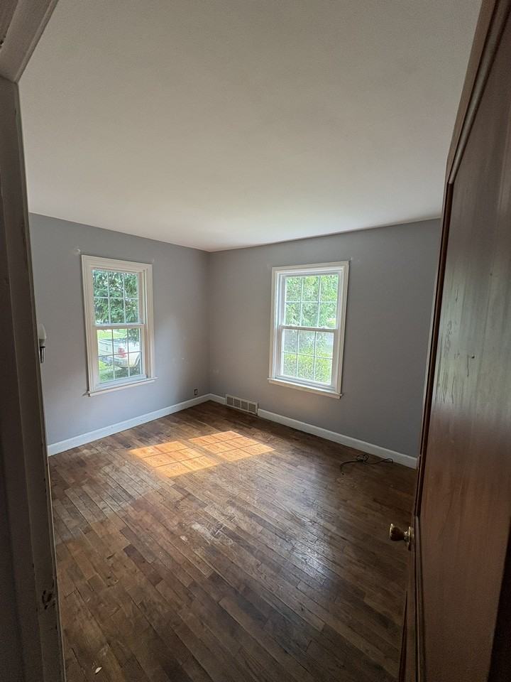 805 N Monroe St #1 - Photo 3 of 34