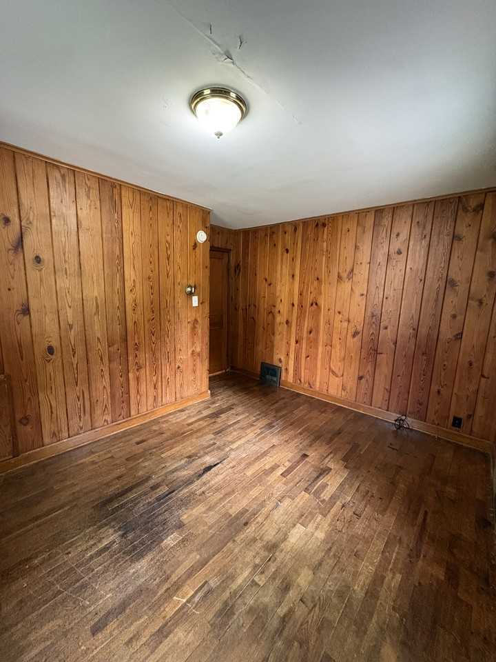 805 N Monroe St #1 - Photo 5 of 34