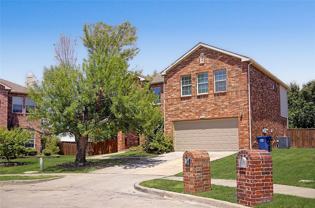 1901 Cliffrose Dr - Photo 1 of 1