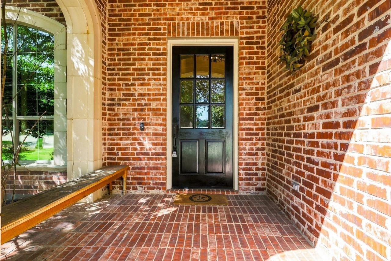 731 Lockridge Rd - Photo 2 of 38