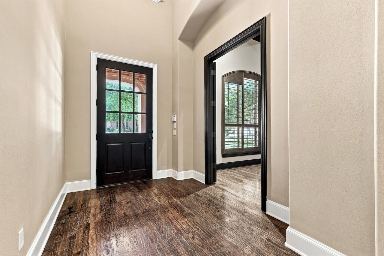 731 Lockridge Rd - Photo 3 of 38