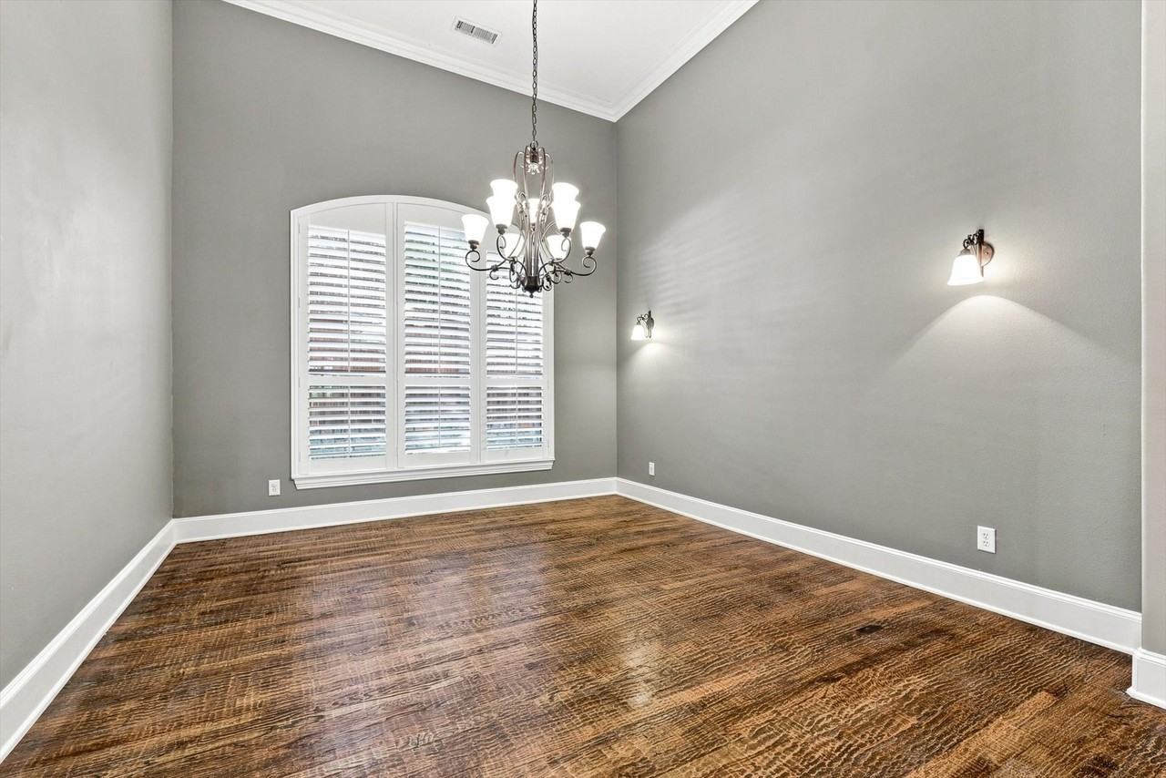 731 Lockridge Rd - Photo 6 of 38