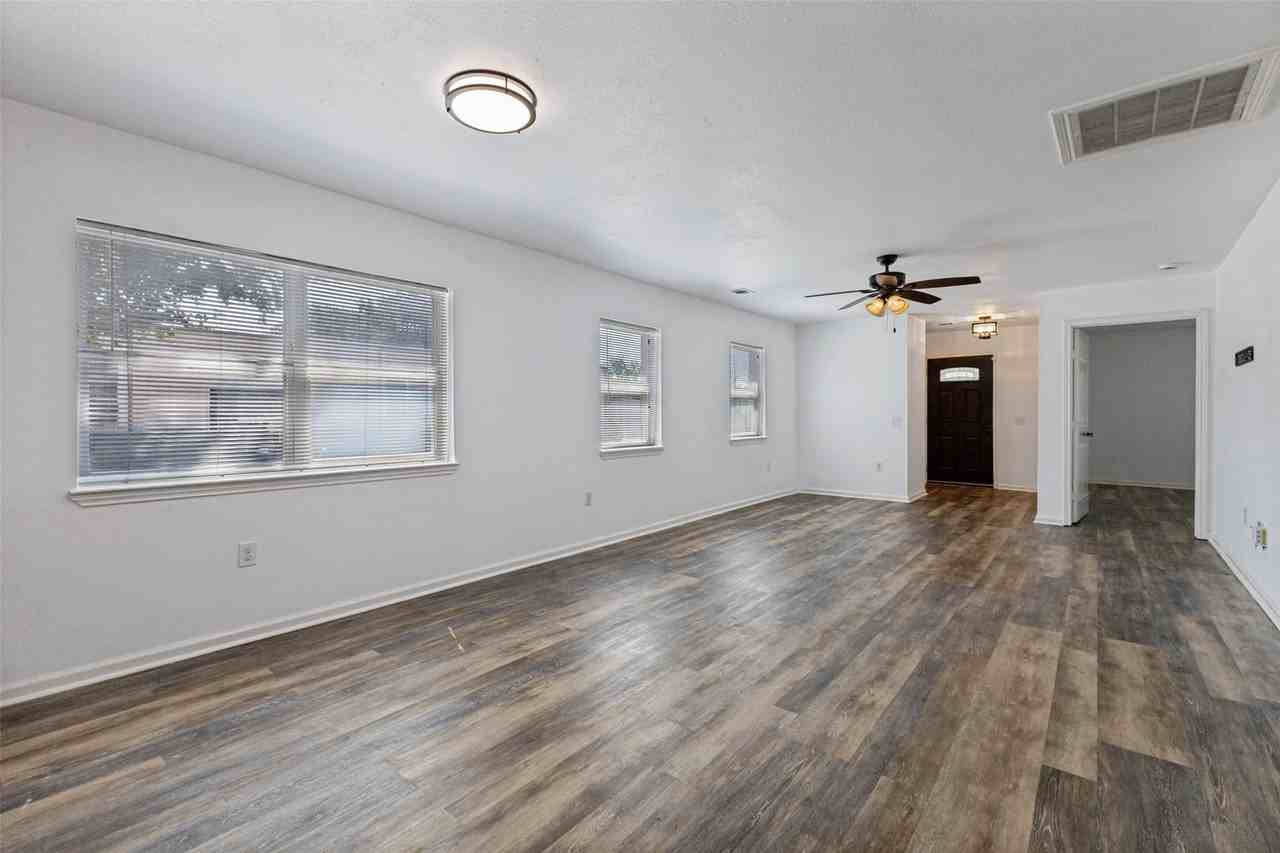 309 Emma Jane St - Photo 7 of 13