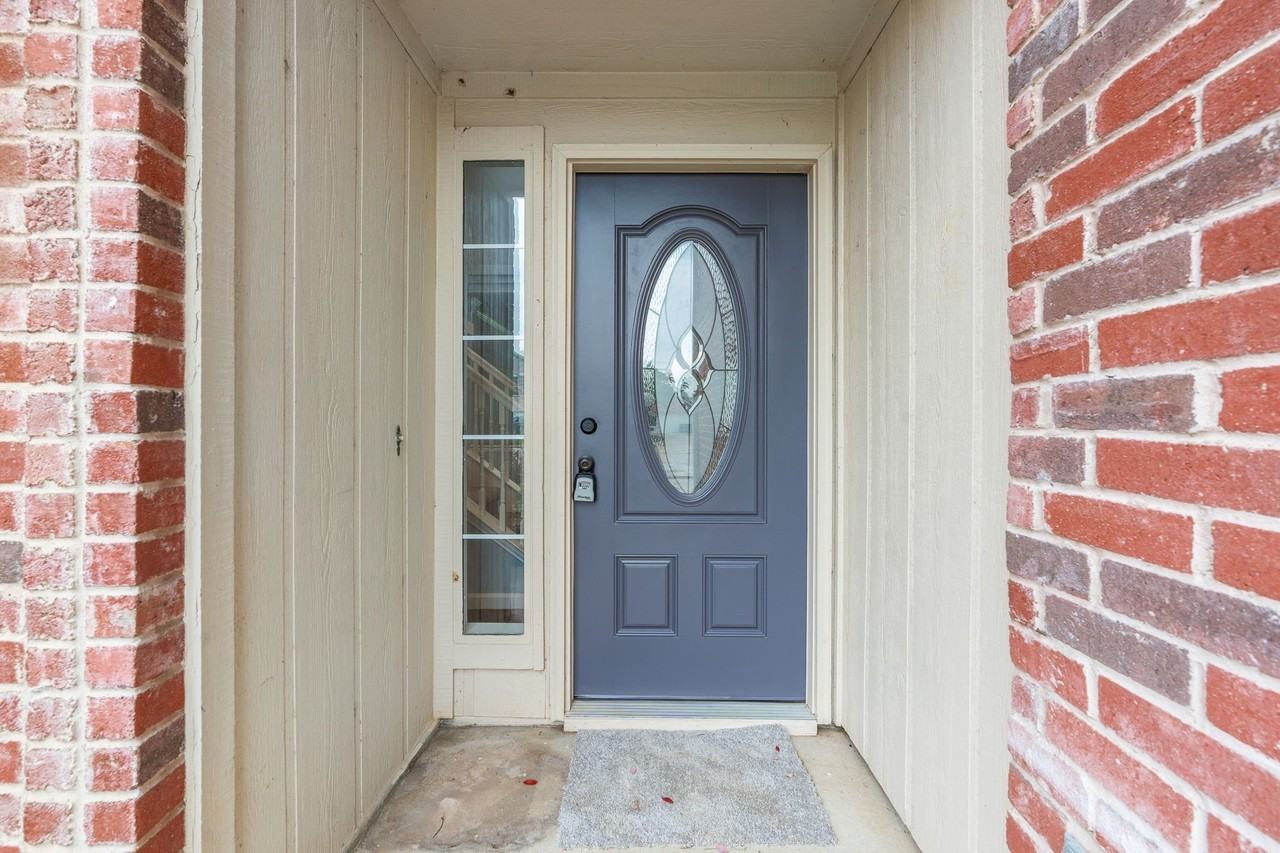 1704 Sandera Ct - Photo 2 of 26