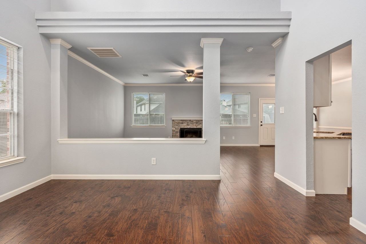 1704 Sandera Ct - Photo 4 of 26