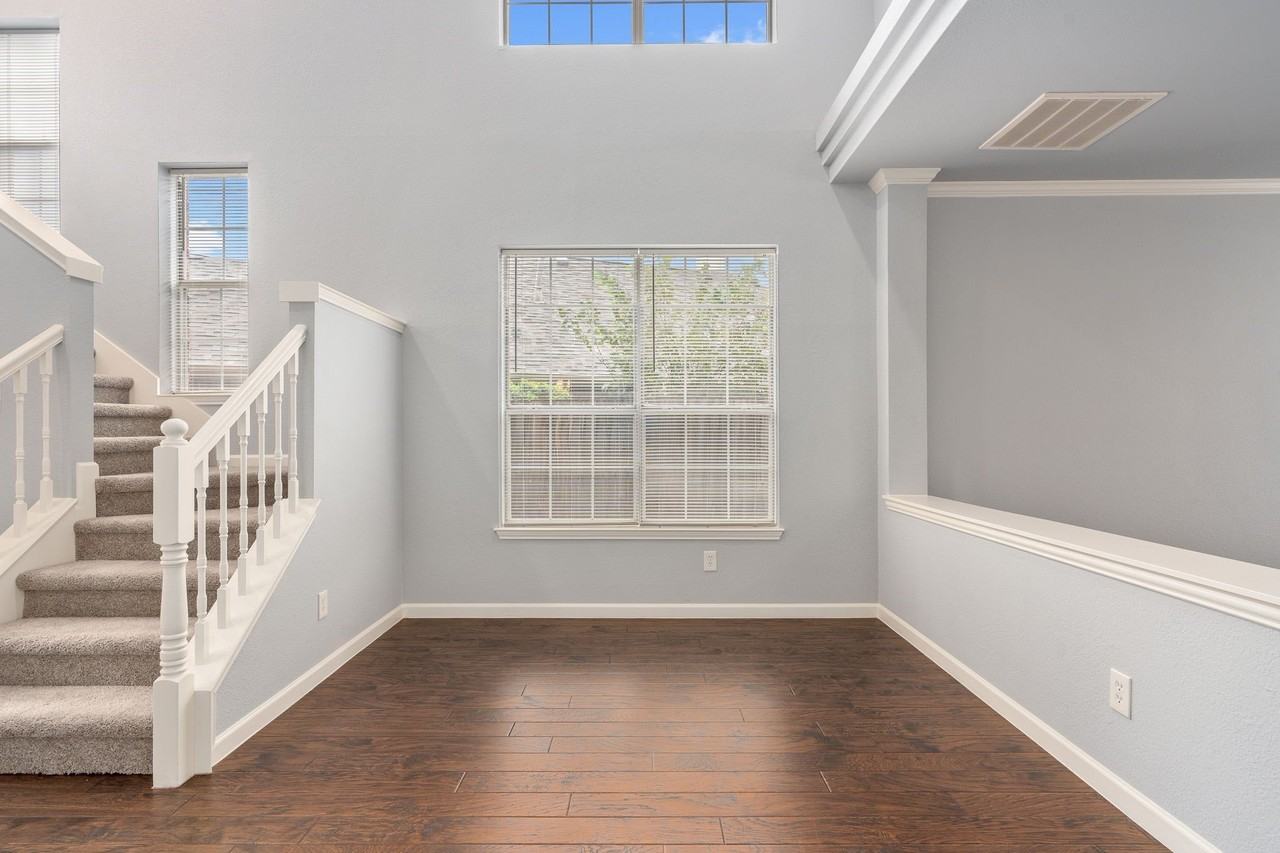 1704 Sandera Ct - Photo 5 of 26