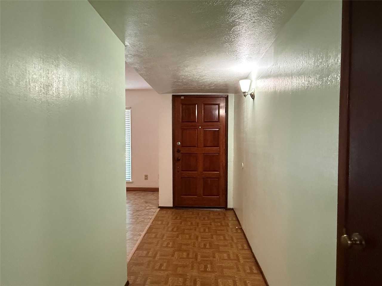 2114 Burrows Trl - Photo 3 of 20