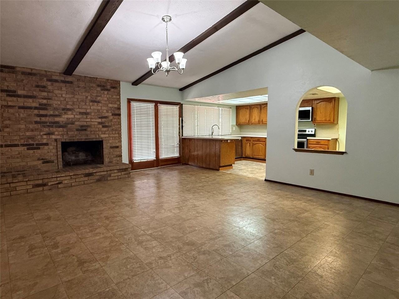 2114 Burrows Trl - Photo 6 of 20