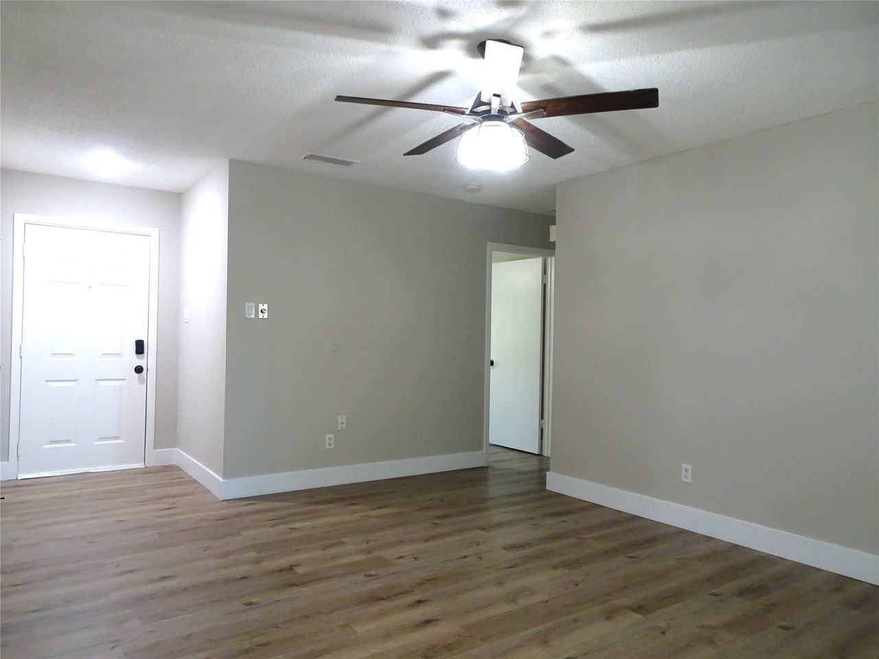 3110 Sandra Ln - Photo 6 of 22