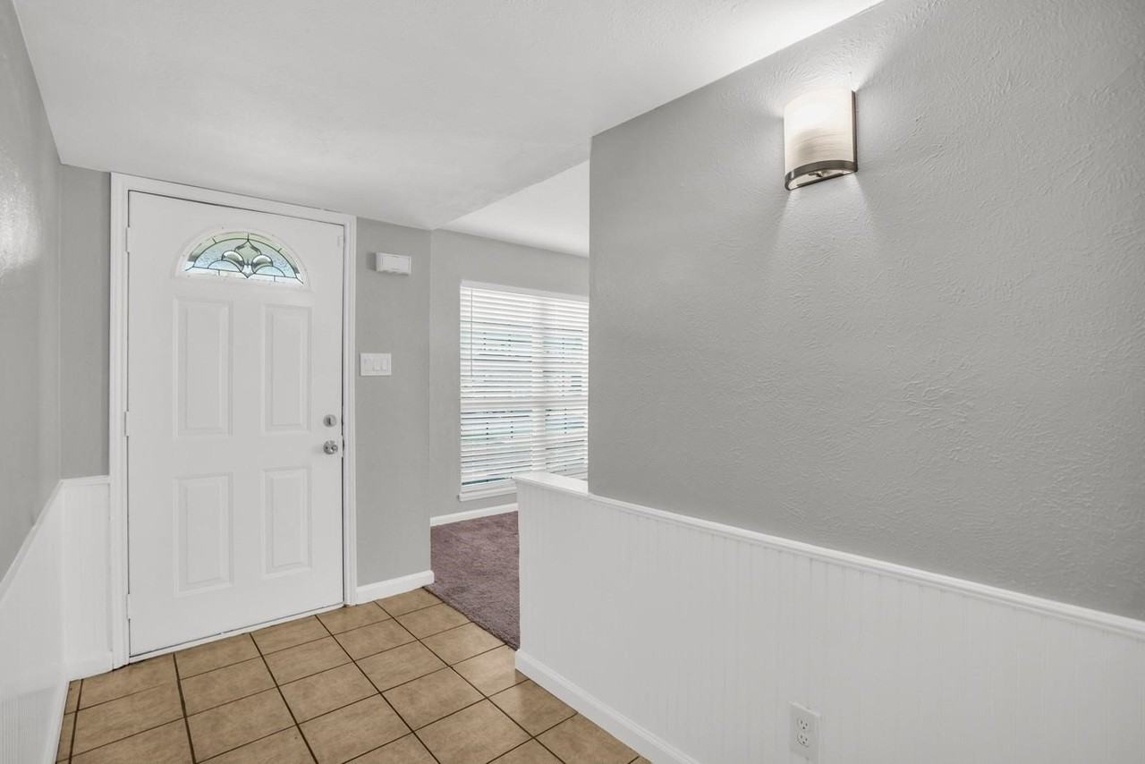 5613 Truitt St - Photo 3 of 28