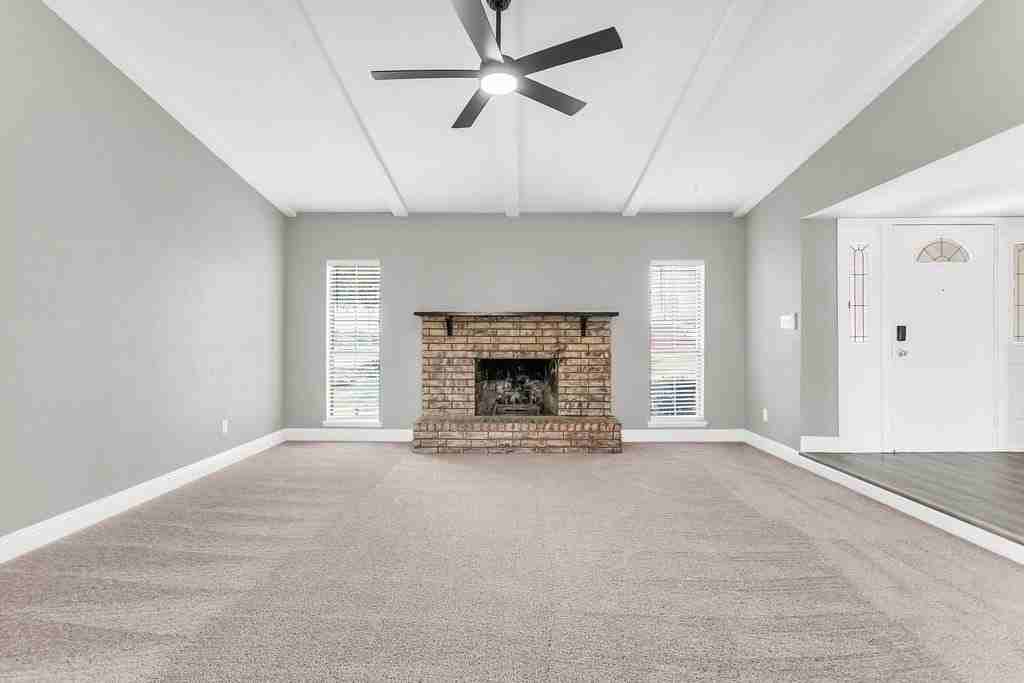 5264 Pruitt Dr - Photo 4 of 36