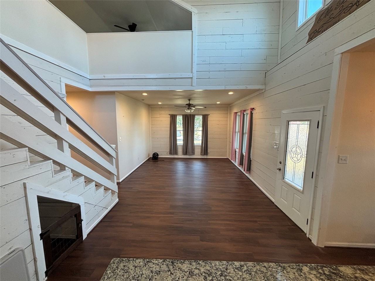 602 East St - Photo 5 of 17