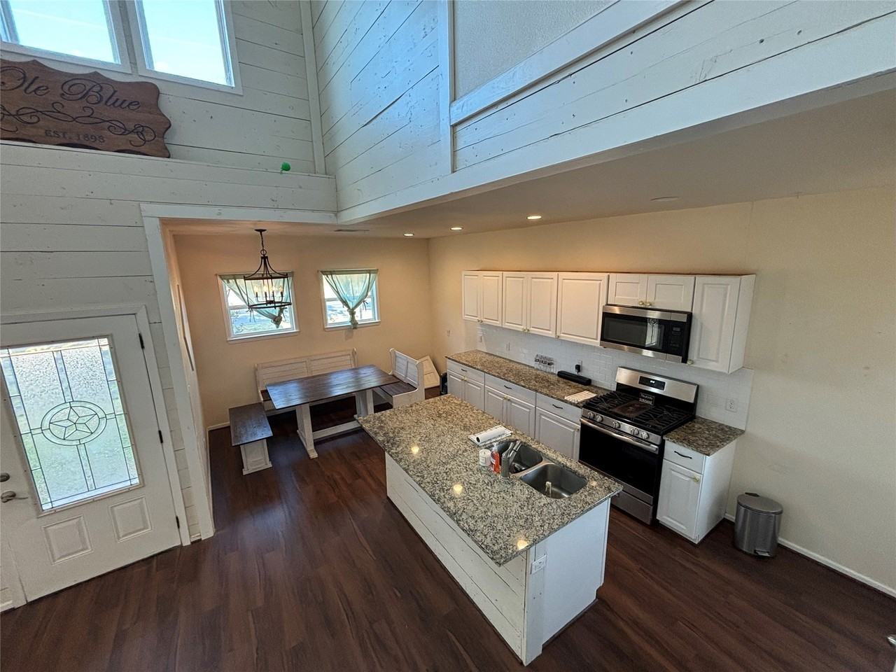 602 East St - Photo 6 of 17