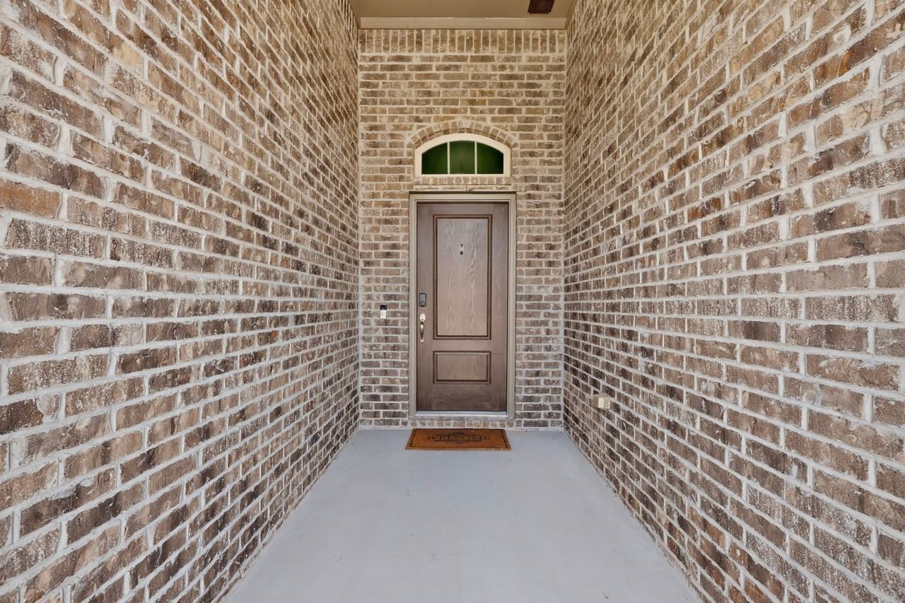 2804 Cain Dr - Photo 3 of 37