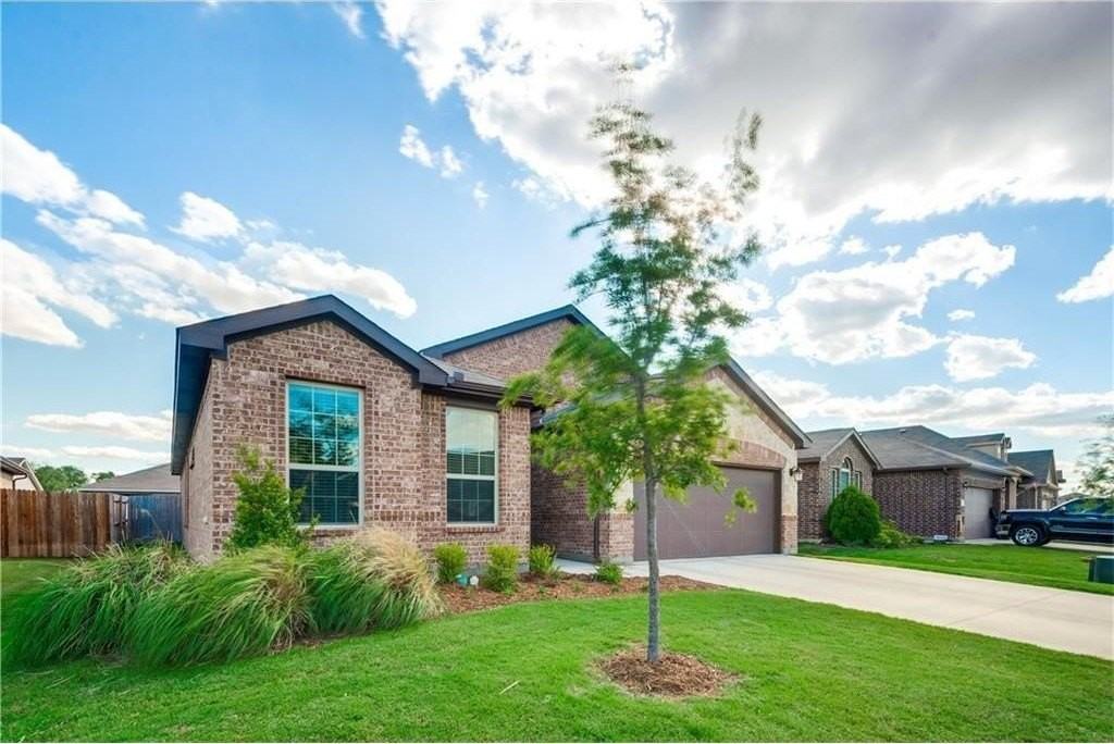 313 Delgany Trl - Photo 2 of 27