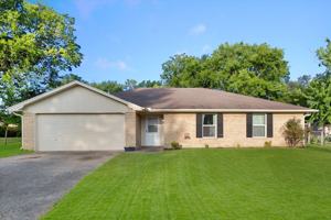featured image of 2604 Fairmont Cir