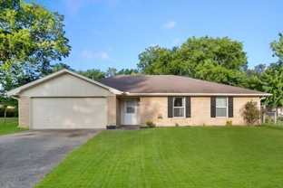 2604 Fairmont Cir - Photo 1 of 1