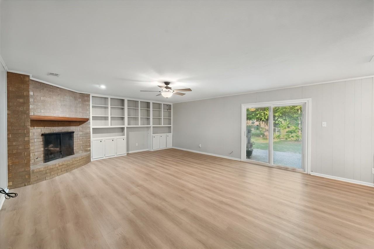 2604 Fairmont Cir - Photo 4 of 30