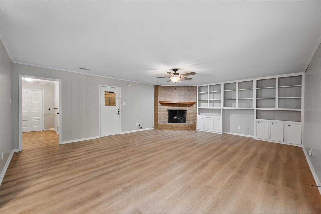 2604 Fairmont Cir - Photo 6 of 30