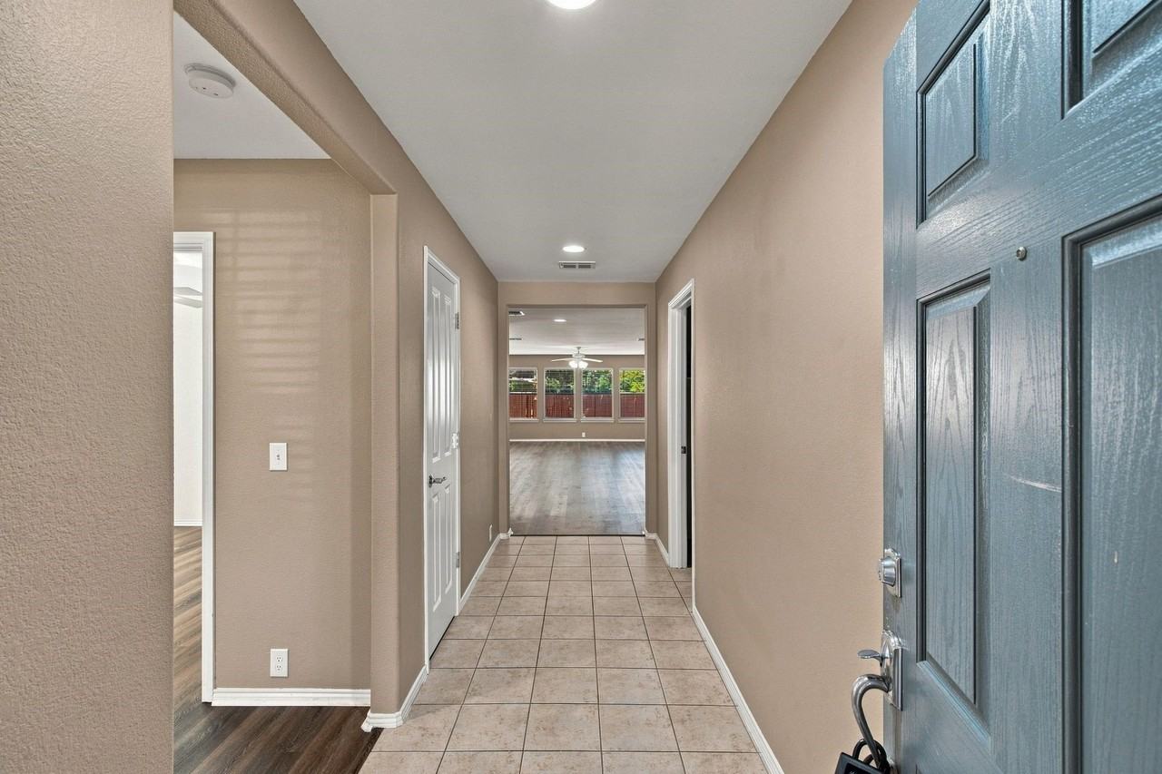 4521 Sheldon Trl - Photo 4 of 27