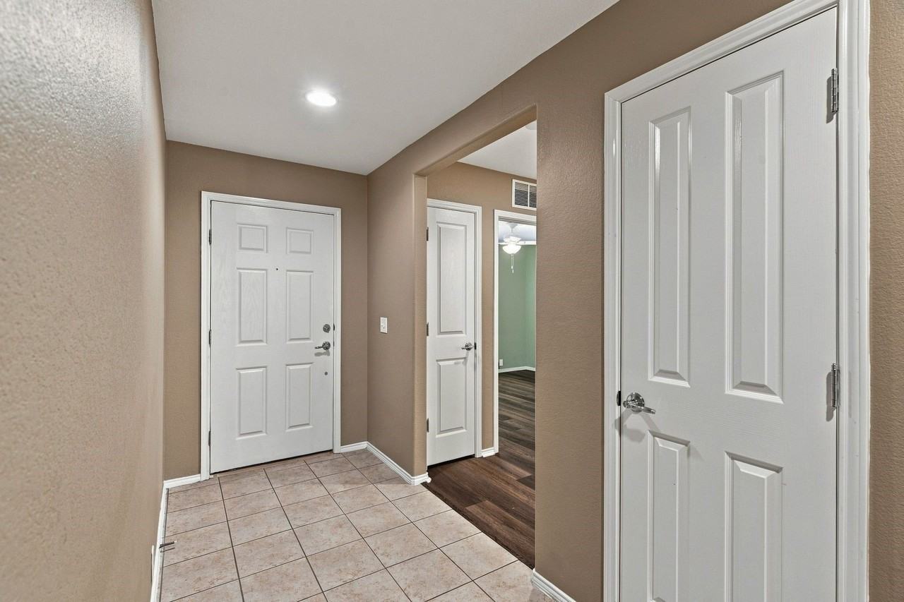 4521 Sheldon Trl - Photo 5 of 27