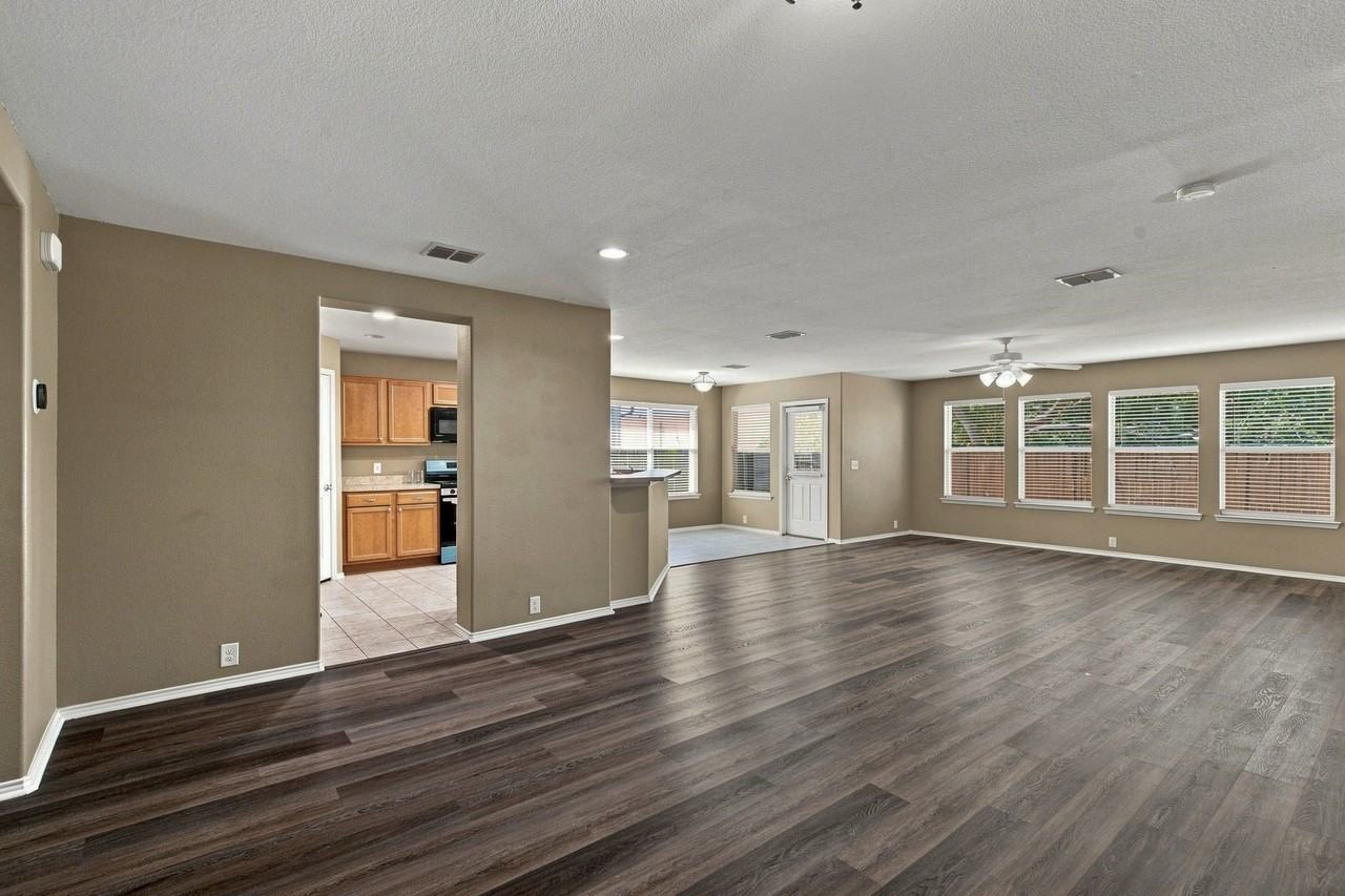 4521 Sheldon Trl - Photo 6 of 27