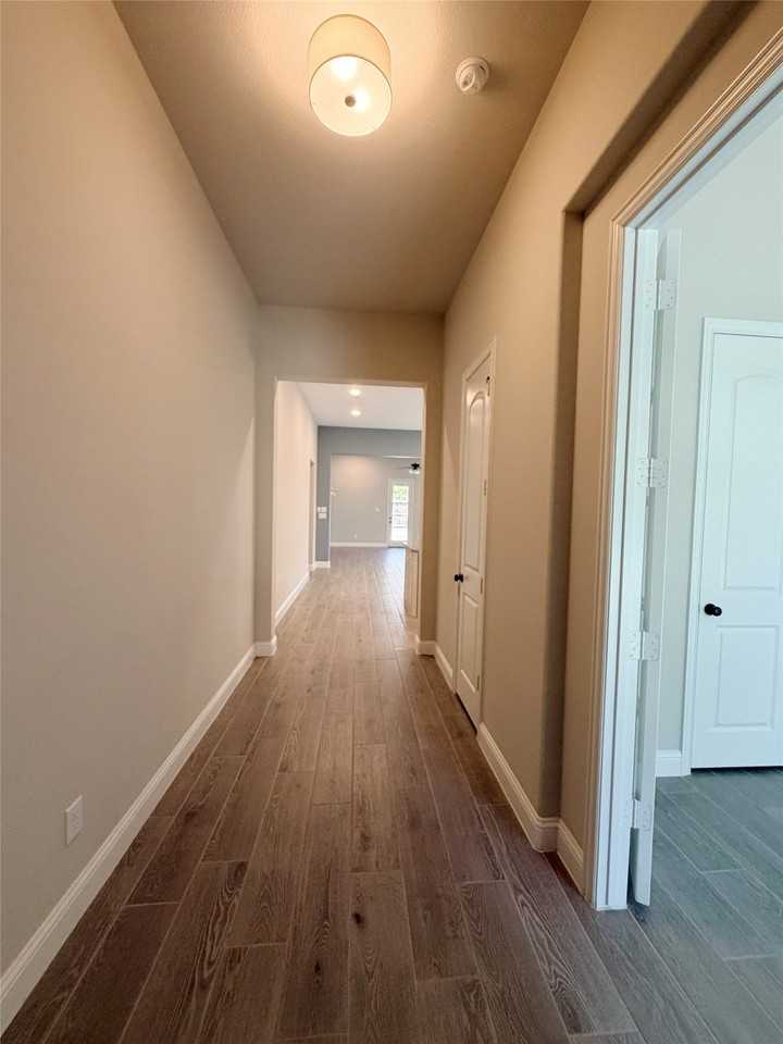 6800 Frying Pan Dr - Photo 3 of 27