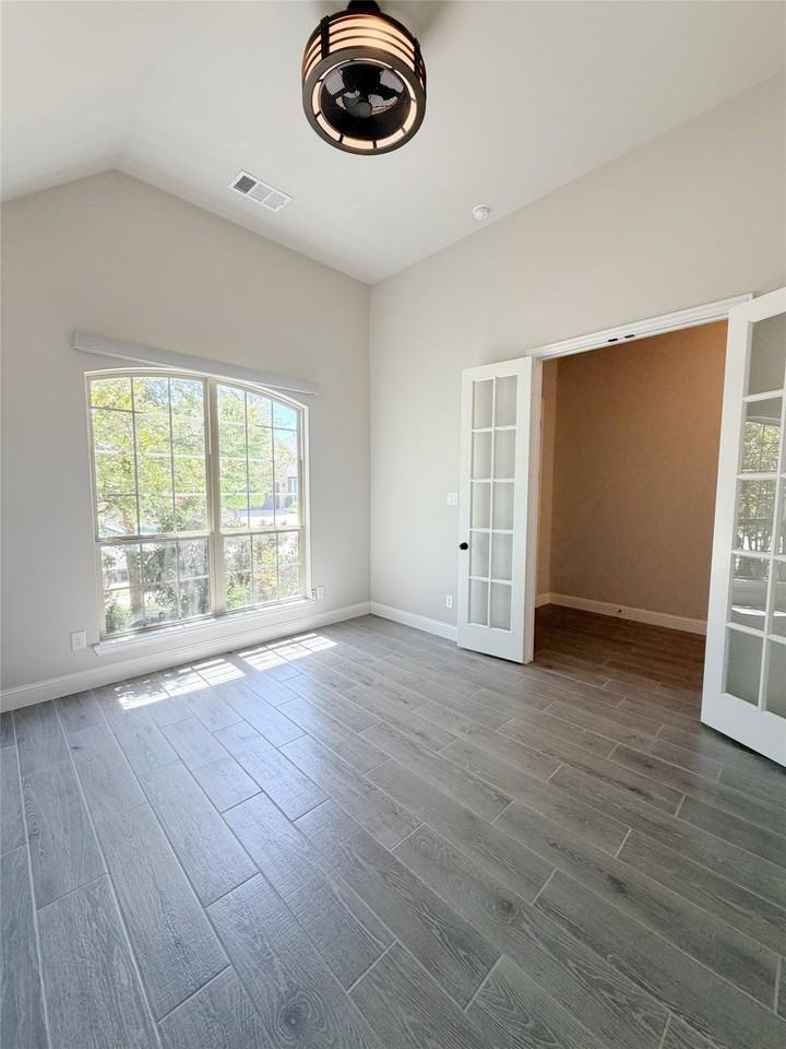 6800 Frying Pan Dr - Photo 4 of 27