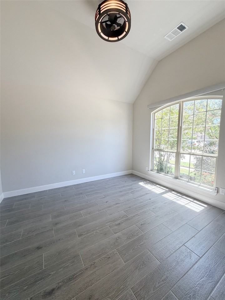 6800 Frying Pan Dr - Photo 5 of 27