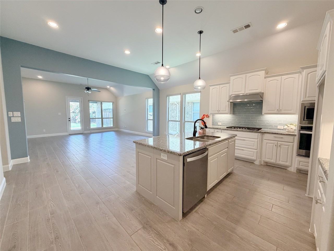6800 Frying Pan Dr - Photo 6 of 27