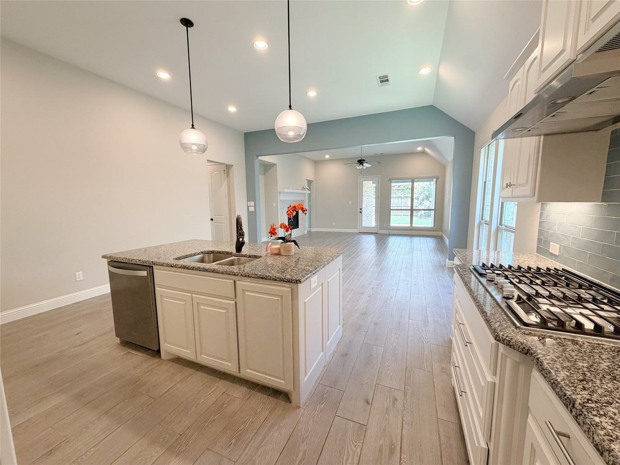 6800 Frying Pan Dr - Photo 7 of 27