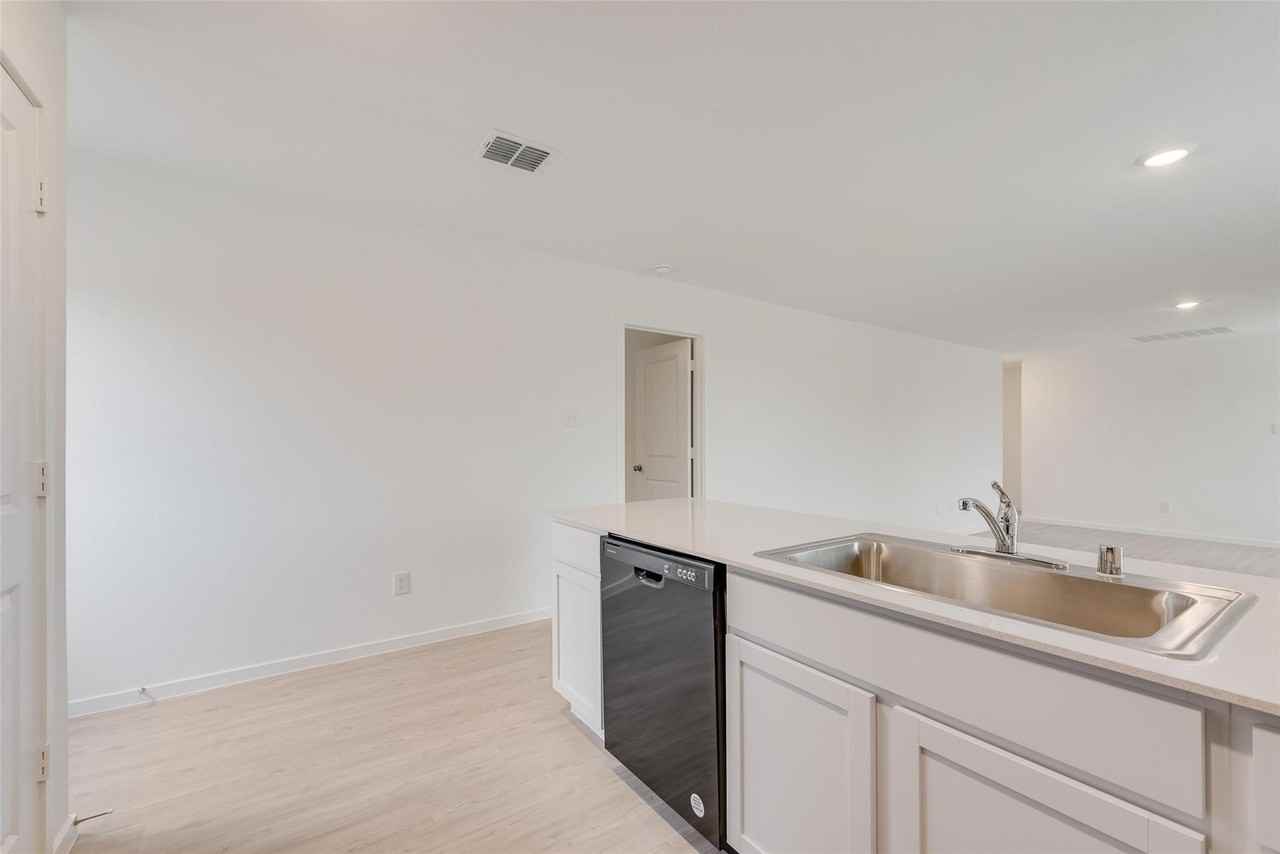 727 Ponderosa Ln - Photo 2 of 22