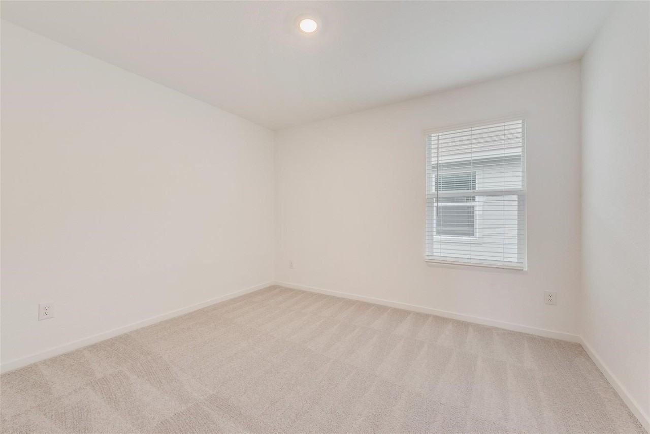 727 Ponderosa Ln - Photo 7 of 22